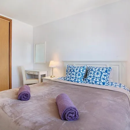Panorama Apartment *